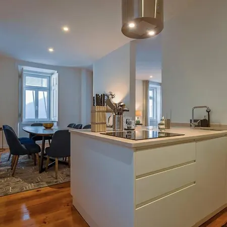 Апартаменти Myplacelisbon - Luxury Trindade Ii